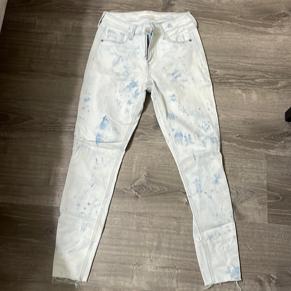 Old navy rockstar super skinny ankle jean. White and blue tie dye. Like new!